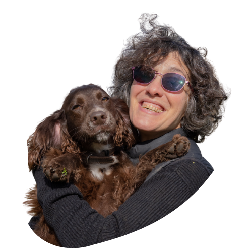 Photo de Marion Dupire et de son chien détecteur de punaise de lit à Paris.